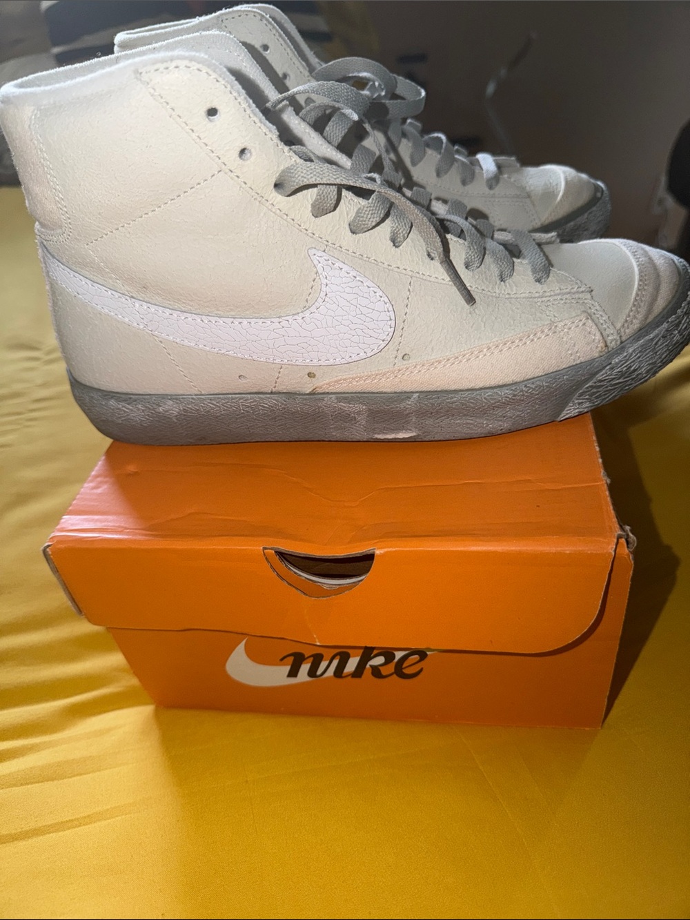 Nike High-Top Sneakers White and Gray